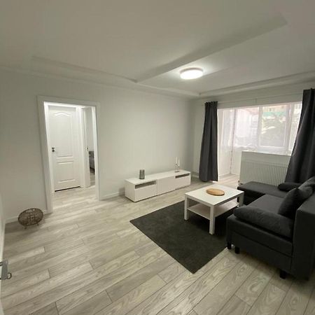 루고지 Apartament 아파트 외부 사진