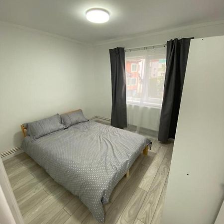 루고지 Apartament 아파트 외부 사진
